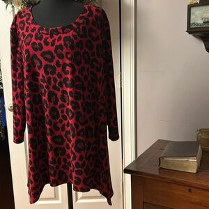 Anne Klein red/ black top 2X like new